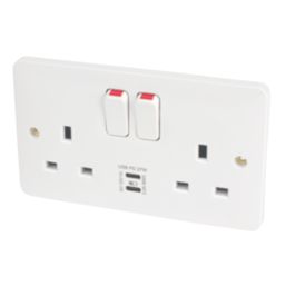 Hager Sollysta WMSS82-USBCC 13A 2-Gang 2P+E Switched Socket + 3.1A 27W 2-Outlet Type C USB Charger White