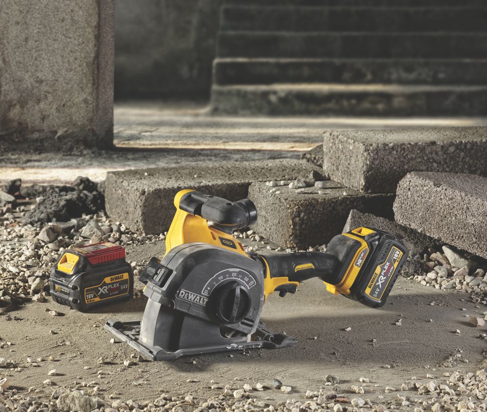 DeWalt DCG200T2 GB 125mm 54V 2 x 6.0Ah Li Ion XR FlexVolt