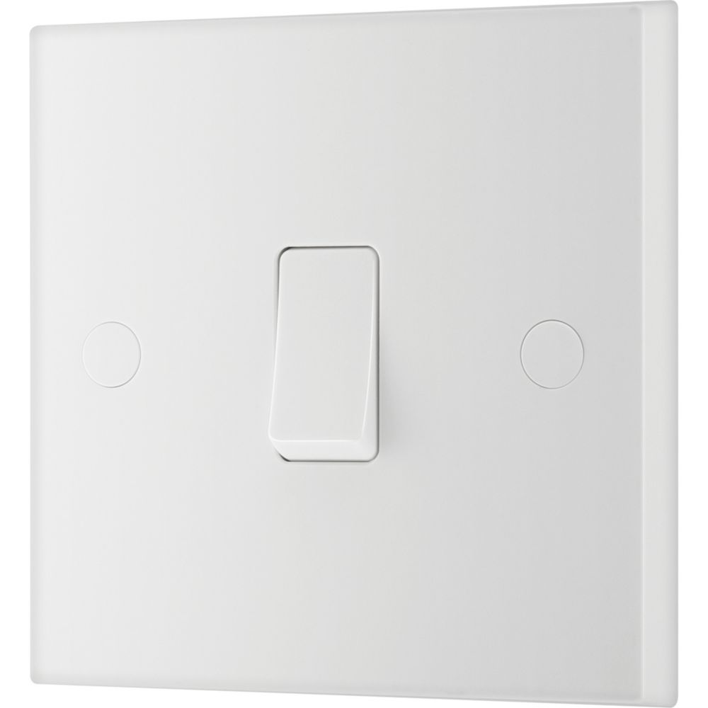 British General 900 Series 10AX 1-Gang Intermediate Switch White