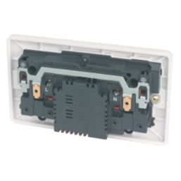 Hager Sollysta WMSS82-USBAC 13A 2-Gang 2P+E Switched Socket + 3.1A 15.5W 2-Outlet Type A & C USB Charger White