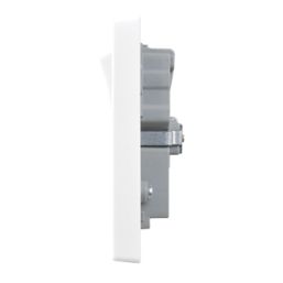 British General 900 Series 13A 2-Gang SP Switched Socket + 4.2A 10.5W 2-Outlet Type A & C USB Charger White