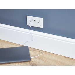 British General 900 Series 13A 2-Gang SP Switched Socket + 4.2A 10.5W 2-Outlet Type A & C USB Charger White