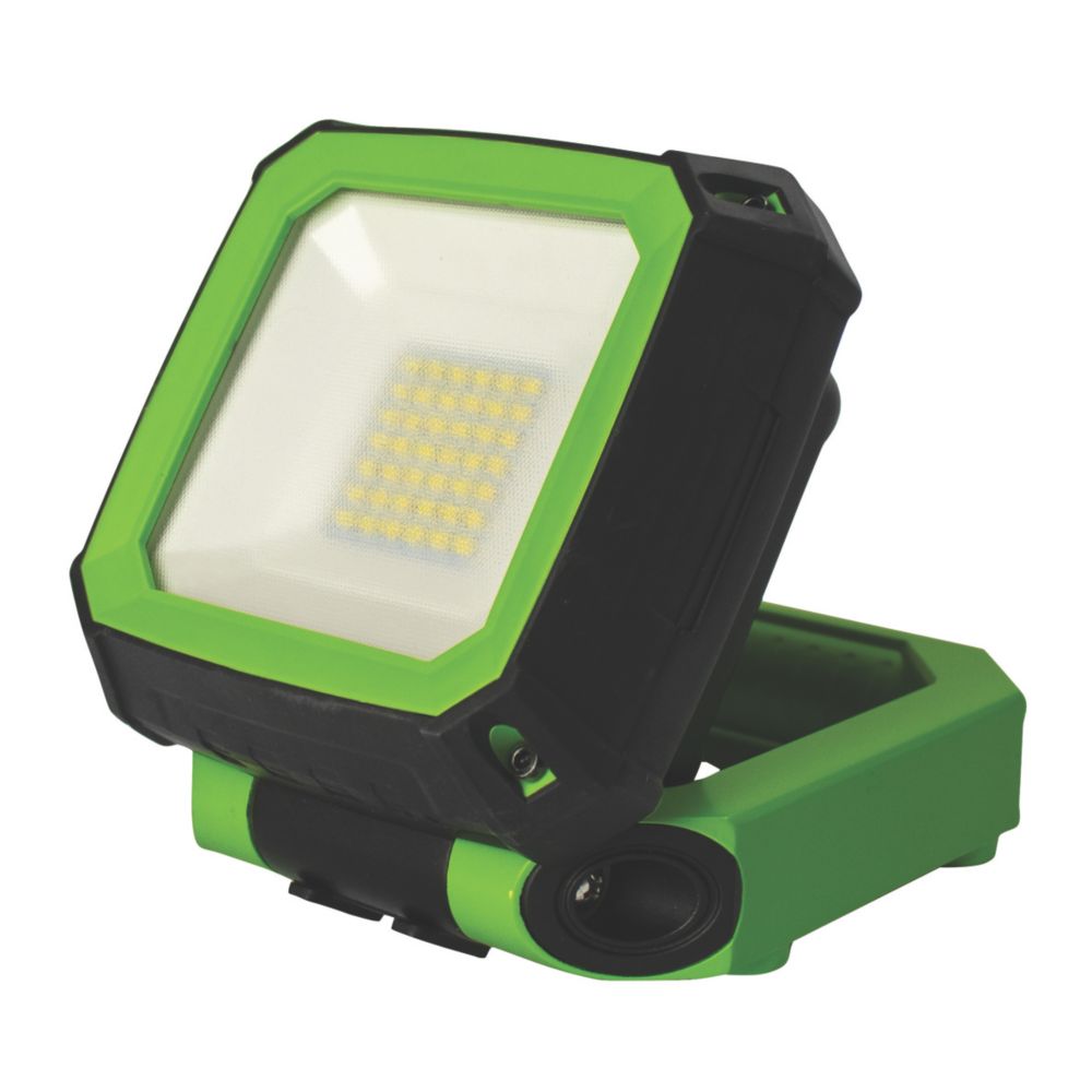 Luceco Compact USB Rechargeable LED Worklight 7.5W 750lm