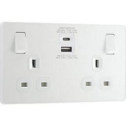 British General Evolve 13A 2-Gang SP Switched Socket + 3A 2-Outlet Type A & C USB Charger Pearlescent White with White Inserts