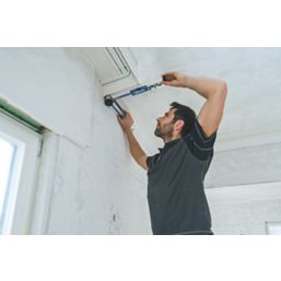 Bosch GAM 220 Digital Angle Measurer