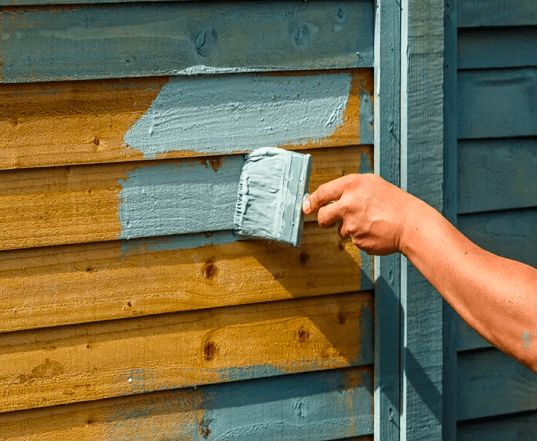 Painting Decorating Guides Screwfix   Fence Painting Mobile