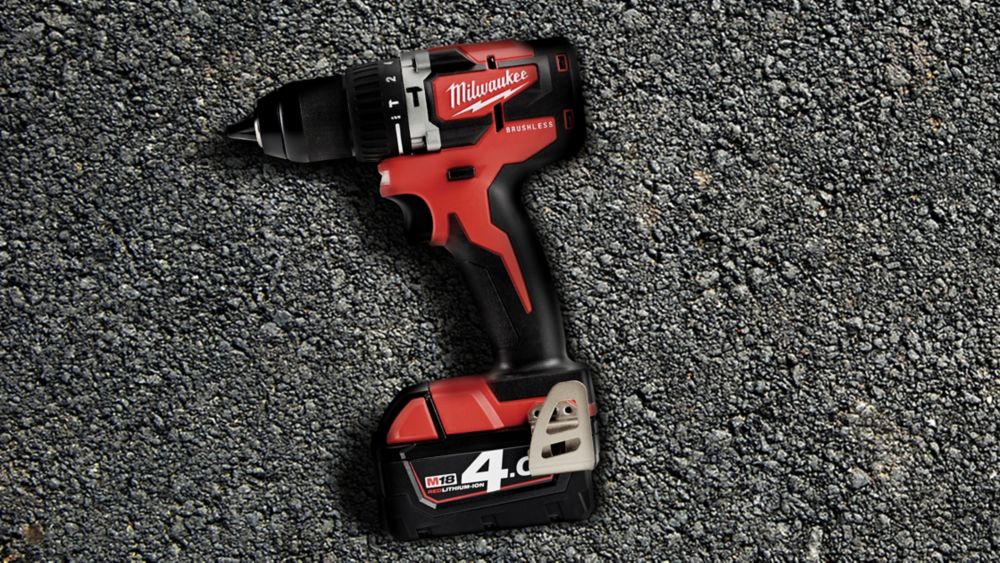 Milwaukee 2025 drill screwfix