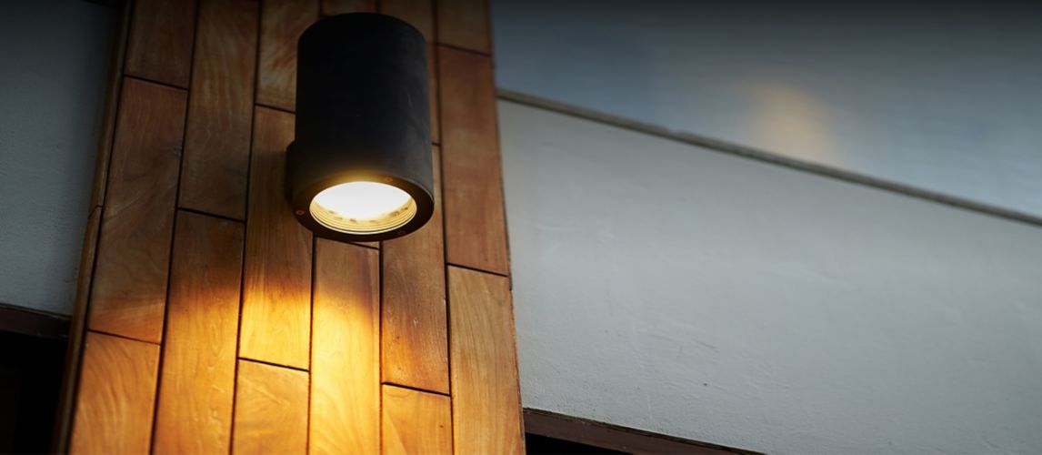 Guide to outdoor lighting Screwfix