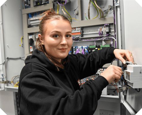 Ruby-Renee Voss, Electrician, Leicestershire