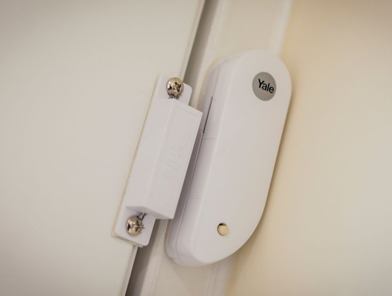 Yale Yale Smart Living Screwfix